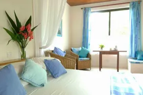 Flamboyant Beach Hotel - Image 3