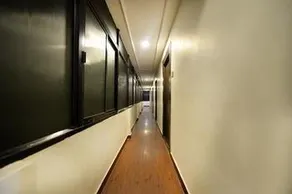 Oyo Rooms Uttam Towers - Image 2