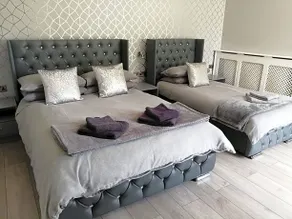 Cosgrove Guest House - Image 2