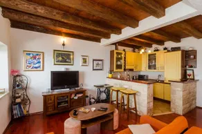 Holiday Home Bender - Image 4