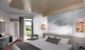 THE GROVE SEASIDE HOTEL - Image 3