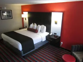 Best Western Plus Carrollton Hotel - Image 3