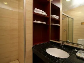 Home Inn Plus Yantai Penglai Ge Baxianguohai Scenic Area Haishuiyuchang - Image 5