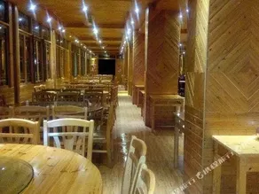 Waterfront Hotel - Image 4