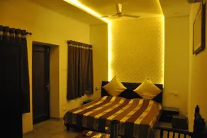 OYO 7128 Hotel Rama - Image 5