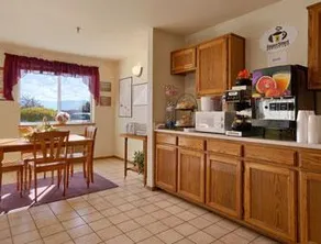 Super 8 Motel - Rio Rancho - Image 3