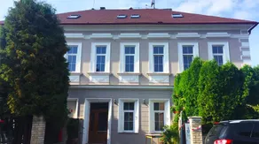 Myosh Hotel - Image 1