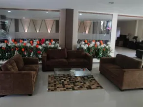 Jhoanie Hotel - Image 2
