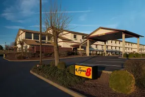 Super 8 by Wyndham Walla Walla - Image 3