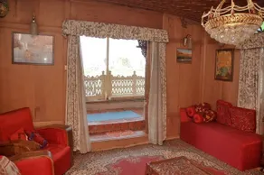Sikandra Palace Group of Houseboats - Image 4