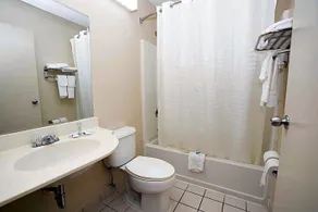 Regency Inn & Suites - Image 3