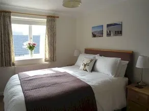Hunters Lodge Bed and Breakfast - Image 4