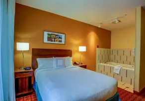 Cedar Inn & Suites - Image 3