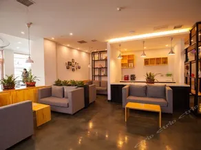 7 Days Is Superior Hotel - Image 2