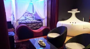 luxury suite - Image 3