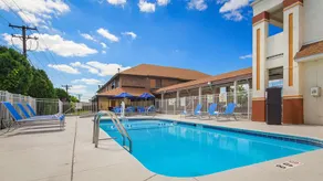 Best Western Inn of St. Charles - Image 2