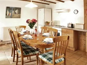 Cottage With Countryside Views - Image 5