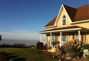 Rolling View Highlands Bed and Breakfast - Image 2