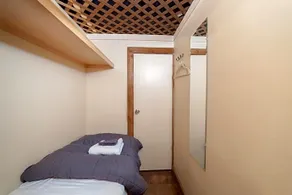 Chelsea Cabins Hotel - Image 3