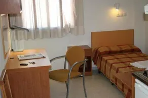 Residencia de Estudiantes Fernando Villalón - Image 2