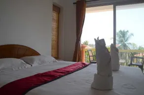 A's Holiday Retreat - Image 2
