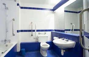 Travelodge Dumbarton - Image 3