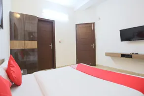 OYO 71805 Paradise Villa - Image 3