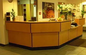 Advance Hotel - Image 4