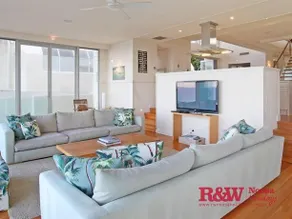 The Beach Shack: Getaway on Sunshine Beach - Image 3