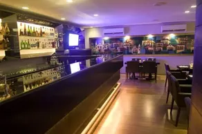 Manos Royal Hotel - Image 4