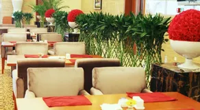 Rosedale Hotel & Suites Nantong - Image 4