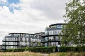 Camstay Riverside Apartment - Image 2