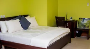 DanRitzcer Suites - Image 2