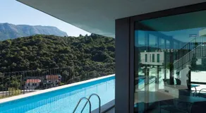 Blue Water Apartment - Image 2