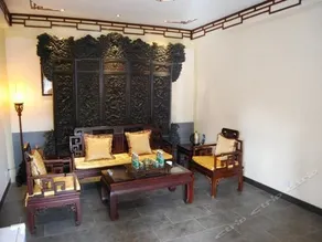 Soluxe Courtyard - Image 3