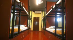 The Metro Pod Backpackers AC Hostel - Image 4