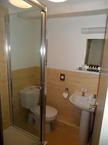 Corner House Hotel - Image 2