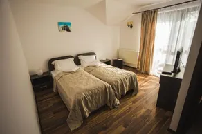 Casa Cu Nuc - Image 2