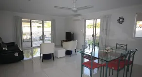 62 Tingira Close - Modern Lowset Home With Swimming Pool Outdoor Area Ample Parking Pet Friendly - Image 4