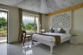 Holiday Hill Resort and Spa - Image 4