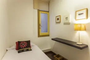 Friendly Rentals Da Vinci Barcelona - Image 5