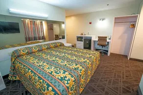 Regency Inn & Suites - Image 5