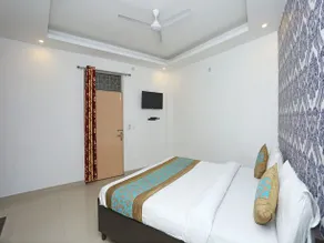 Hotel Diamond Blue - Image 3