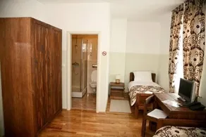 St. Hubert Hunting Lodge - Image 5