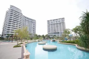 Lux Vacation - Image 2
