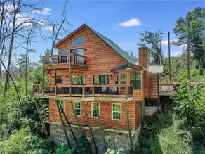 Misty Hollow, 3 Bedrooms, Hot Tub, Pool Table, Fireplace, Pool, Sleeps 10 - Image 1