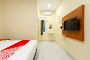Sellinas Family Residence by OYO Rooms - Image 4