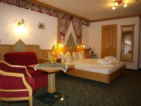 Family room, shower or bath, toilet, balcony - Image 3