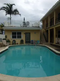 Granby Motel / Apartments - Image 1