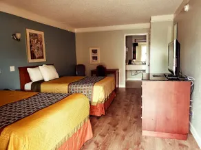 Days Inn by Wyndham Richmond/South - Image 3